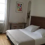 La Traversiere-chambre D'hotes 2* 图尔