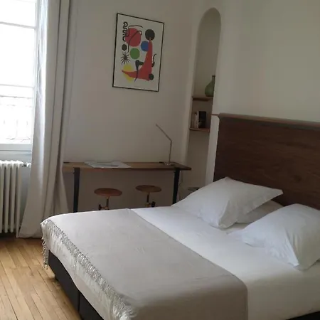 La Traversiere-chambre D'hotes 2* Tours