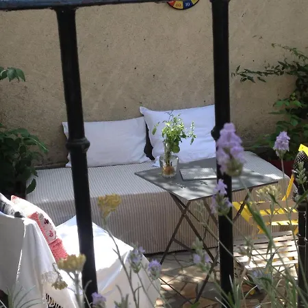 La Traversiere-chambre D'hotes 2*