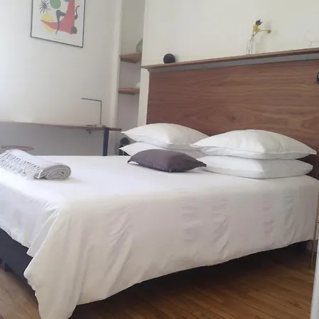 La Traversiere-chambre D'hotes 2*