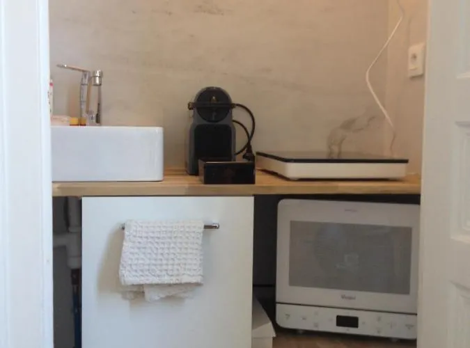 La Traversiere-chambre D'hotes 2* Tours