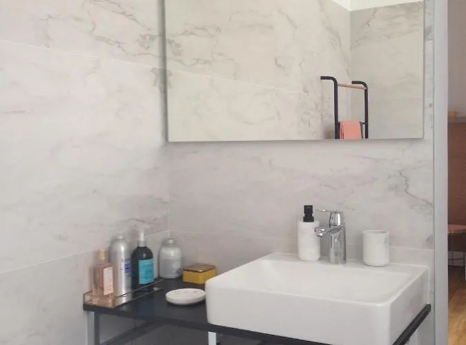 La Traversiere-chambre D'hotes 2* Tours