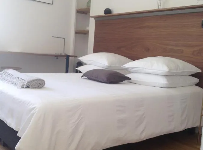 La Traversiere-chambre D'hotes 2*